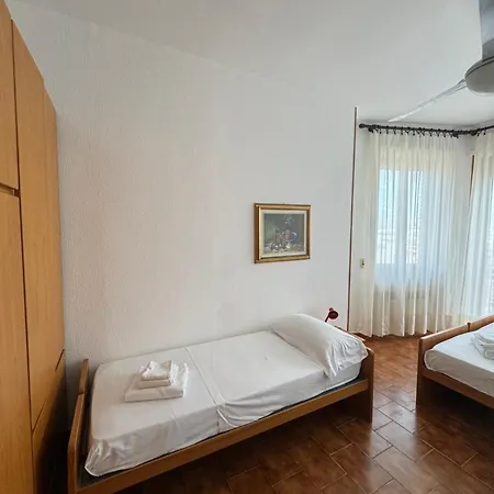 La Scogliera Apartment *