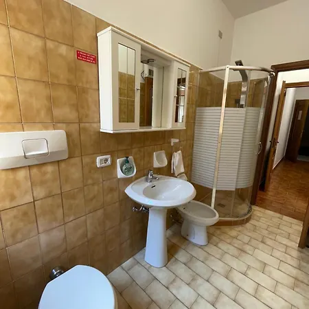 La Scogliera Apartment *