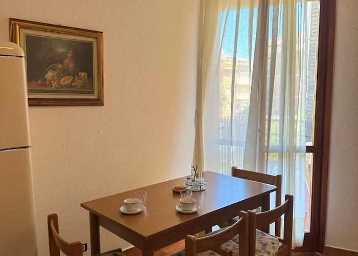 La Scogliera Apartment *