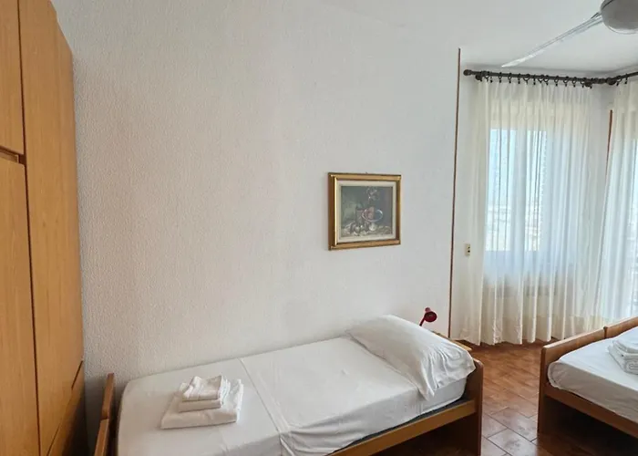 La Scogliera Apartment *