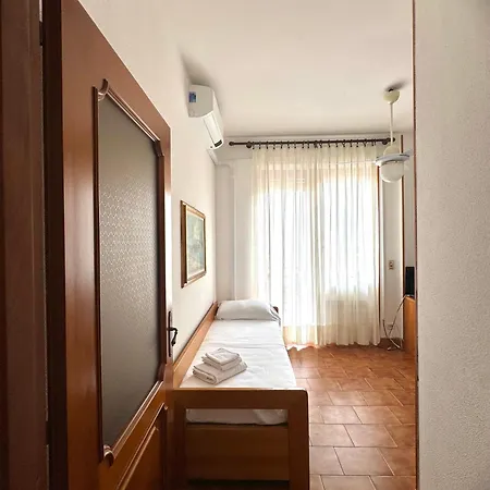La Scogliera Apartment *